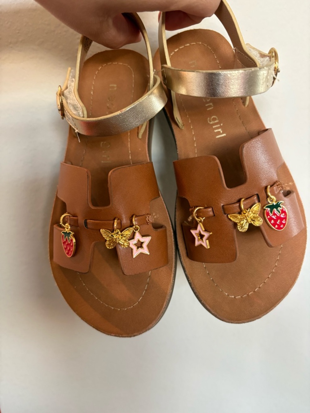 Girls Brown Sandals and Charm Accents Size 11 - Picture 4 of 5